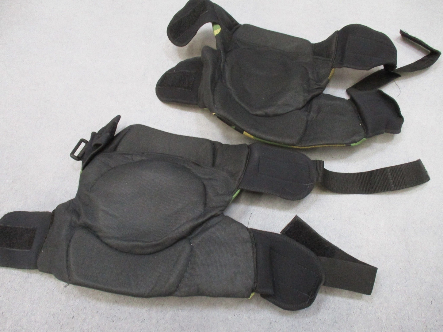 Centex Military Gear BIJAN'S BPE military knee pad set with thick, heavy-duty woodland tactical pads in large size, showing padded design