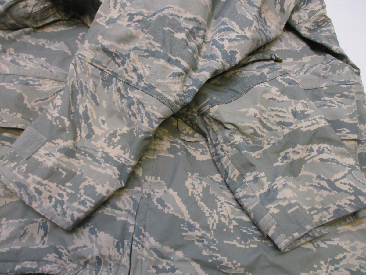 USAF JACKET APECS GORE-TEX COLD/WET WEATHER PARKA SMALL/SHORT ABDU DIGITAL USED
