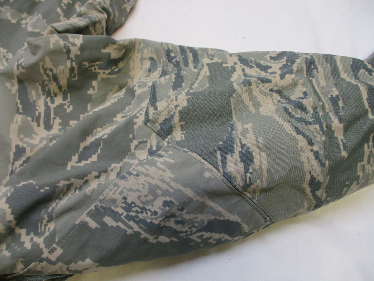 USAF JACKET APECS GORE-TEX COLD/WET WEATHER PARKA SMALL/SHORT ABDU DIGITAL USED