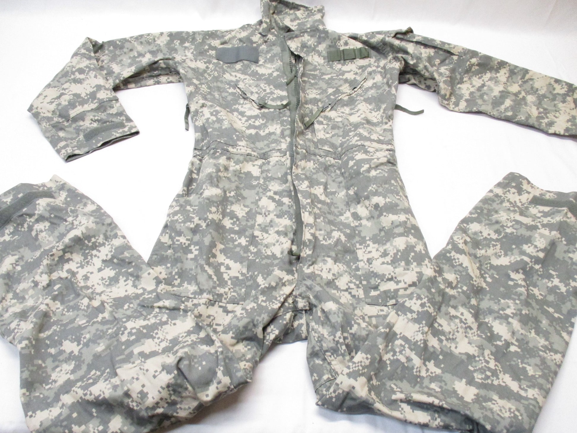 New MILITARY ARMY ISSUE MECHANIC COVERALLS UCP TYPE III SMALL ACU DIGITAL CAMO - Centex Military Gear