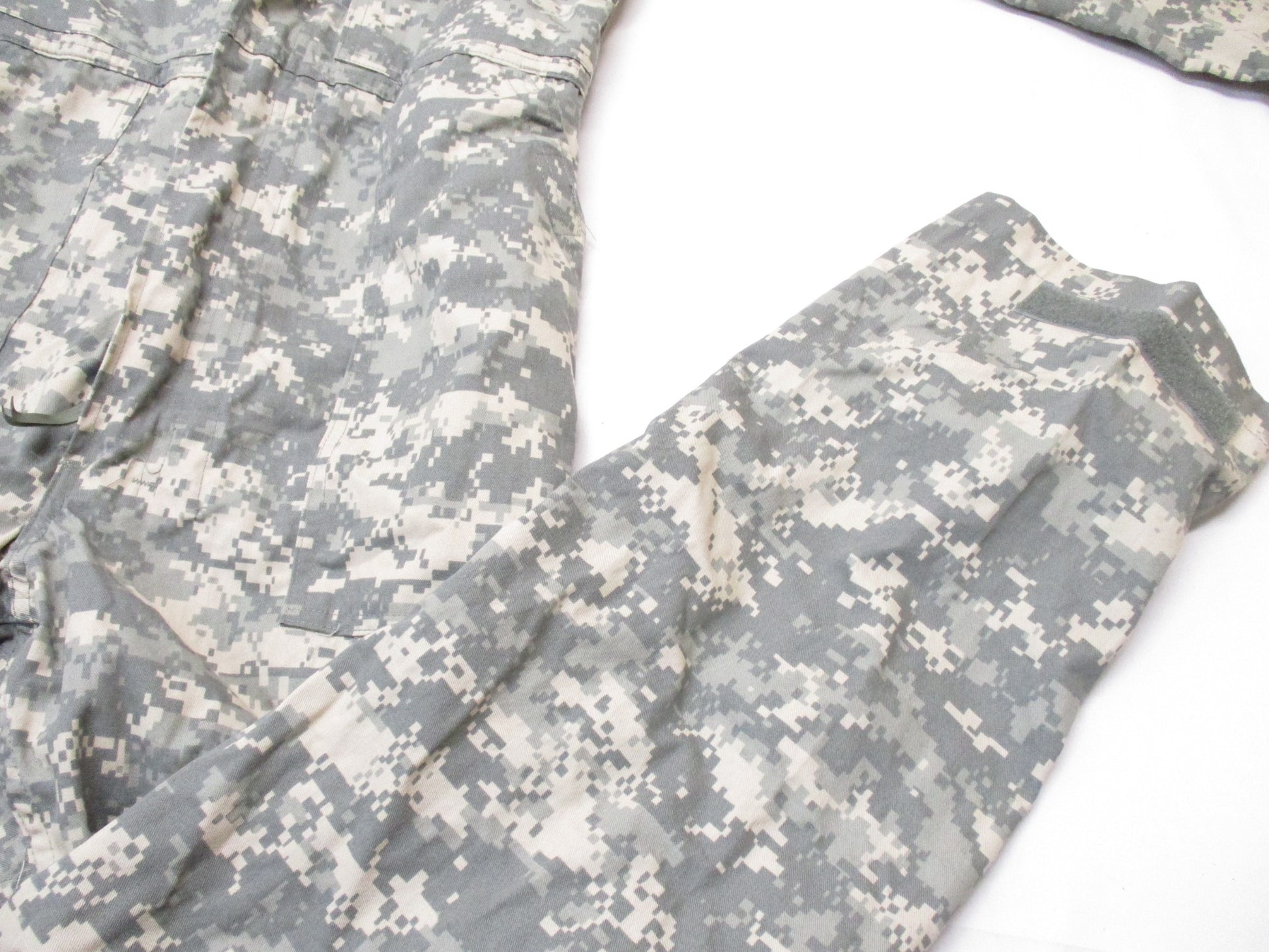 New MILITARY ARMY ISSUE MECHANIC COVERALLS UCP TYPE III SMALL ACU DIGITAL CAMO - Centex Military Gear