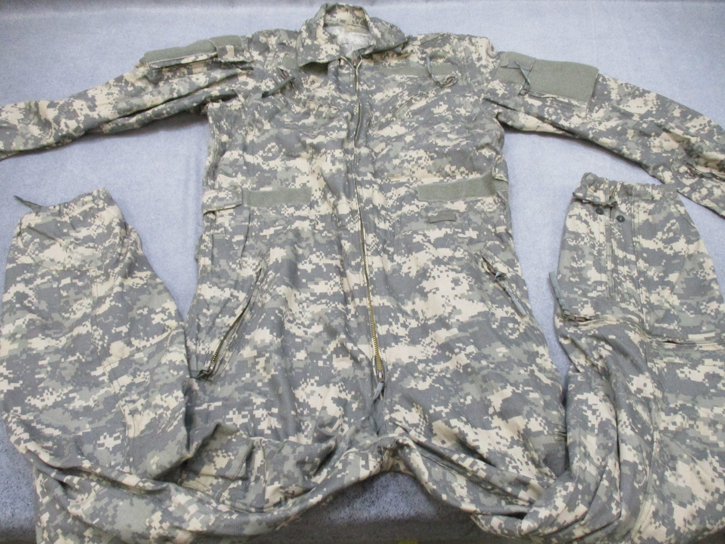 ARMY IMPROVED CREWMAN COVERALLS ACU DIGITAL CVC SMALL/LONG 8415-01-560-5015