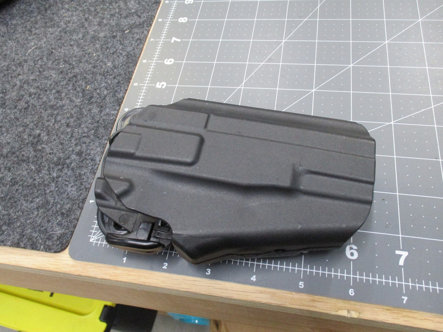 SAFARILAND UNIVERSAL FIT HOLSTER STANDARD SIZE 578 PRO-FIT GLK17, S&W, H&K45, RH - Centex Military Gear