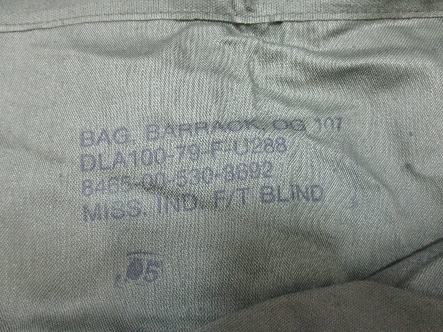 1979 MILITARY LAUNDRY BAG ARMY SURPLUS BARRACKS BAGS STUFF SACK GREEN DRAWSTRING
