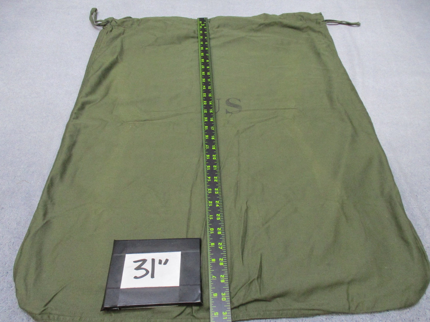 1979 MILITARY LAUNDRY BAG ARMY SURPLUS BARRACKS BAGS STUFF SACK GREEN DRAWSTRING