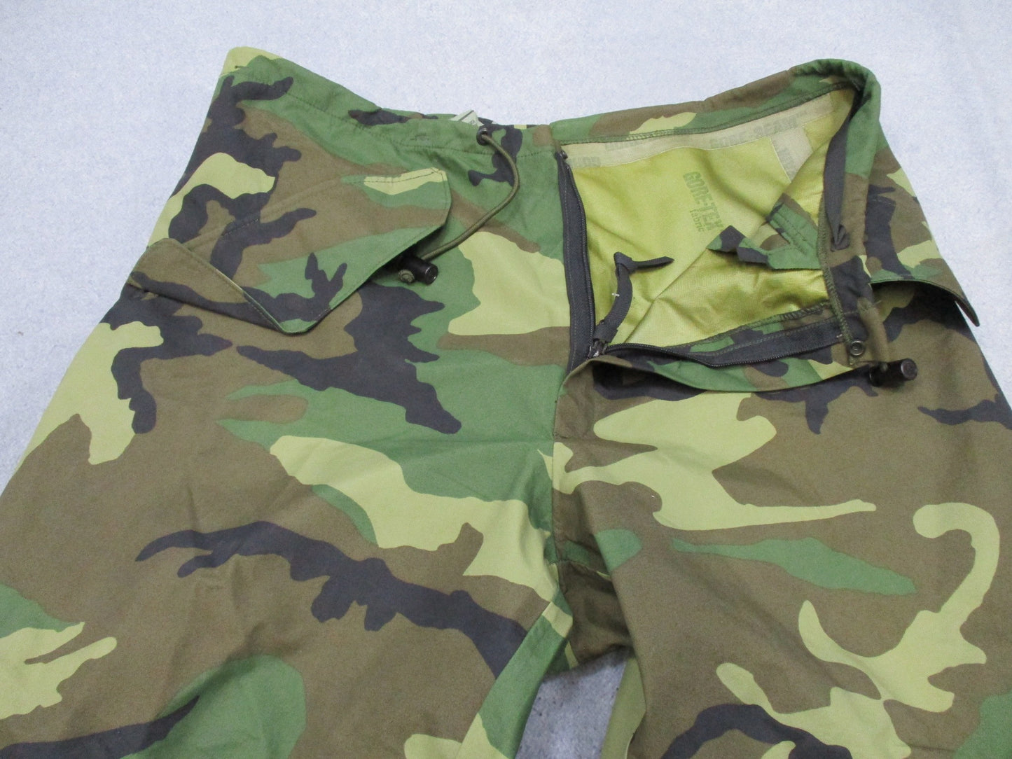 MILITARY COLD/WET WEATHER TROUSER WOODLAND BDU GORE-TEX PANTS MEDIUM/REGULAR