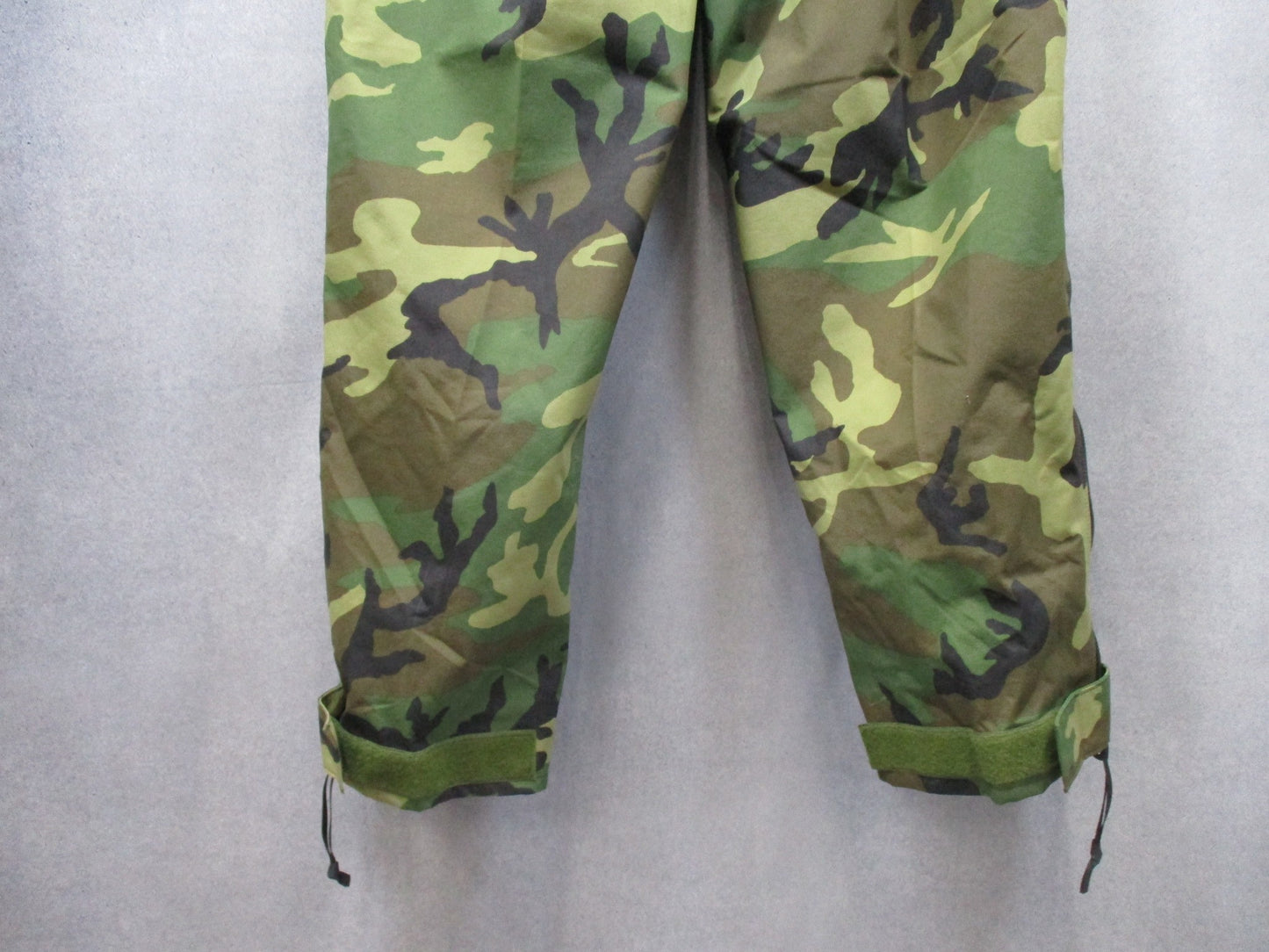 MILITARY COLD/WET WEATHER TROUSER WOODLAND BDU GORE-TEX PANTS MEDIUM/REGULAR