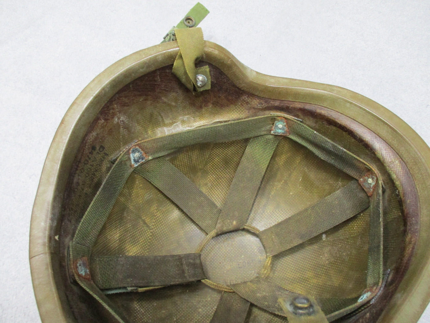 USED PASGT MADE W/ KEVLAR HELMET K-POT MEDIUM OD GREEN BALLISTIC SOLDIERS LID