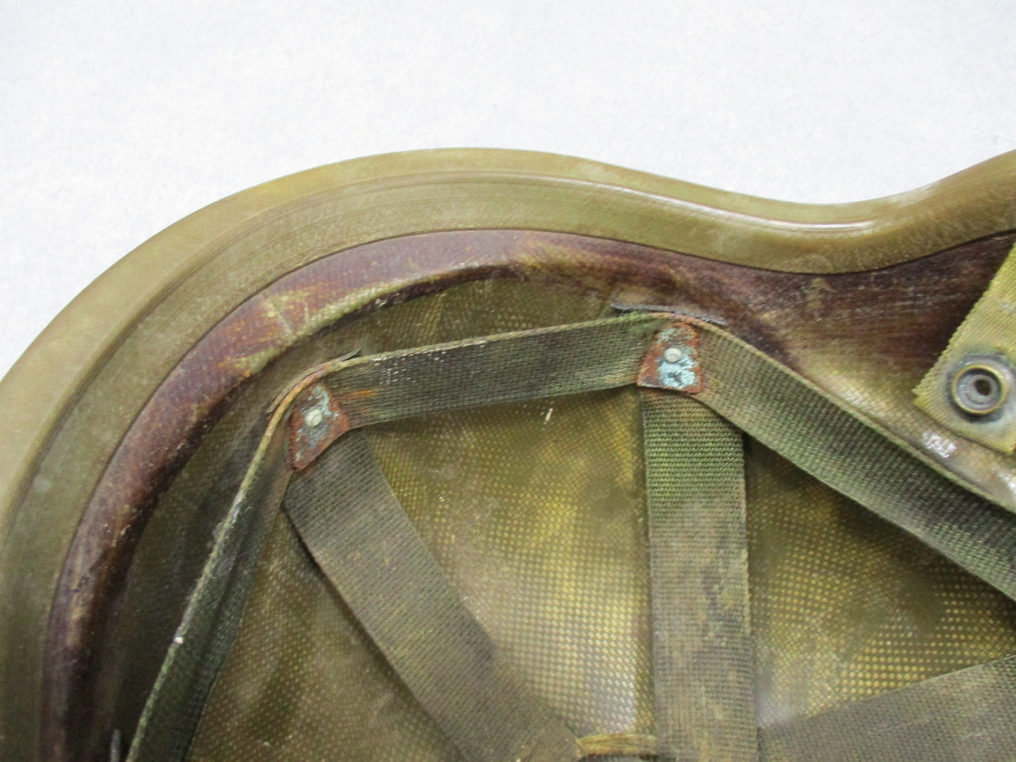 USED PASGT MADE W/ KEVLAR HELMET K-POT MEDIUM OD GREEN BALLISTIC SOLDIERS LID