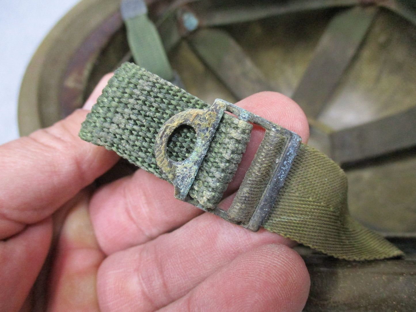 USED PASGT MADE W/ KEVLAR HELMET K-POT MEDIUM OD GREEN BALLISTIC SOLDIERS LID