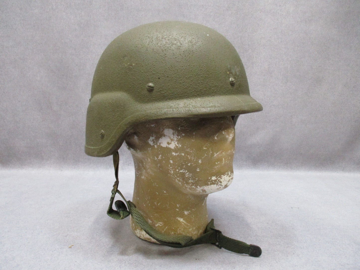 USED PASGT MADE W/ KEVLAR HELMET K-POT MEDIUM OD GREEN BALLISTIC SOLDIERS LID