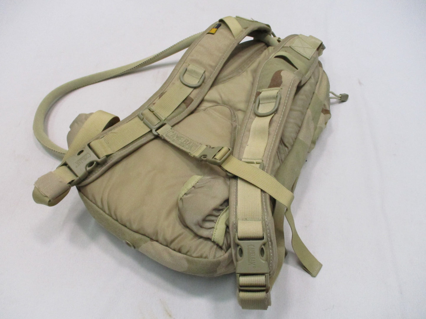 DESERT CAMO CAMELBAK SMALL PACK MULE (w. BLADDER) M.U.L.E. (USED)