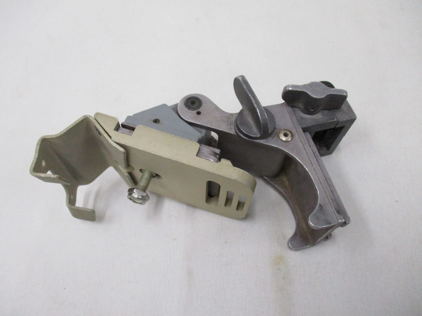 US MILITARY NIGHT VISION HELMET MOUNT NOROTOS RHINO II TITANIUM HORN w. BRACKET