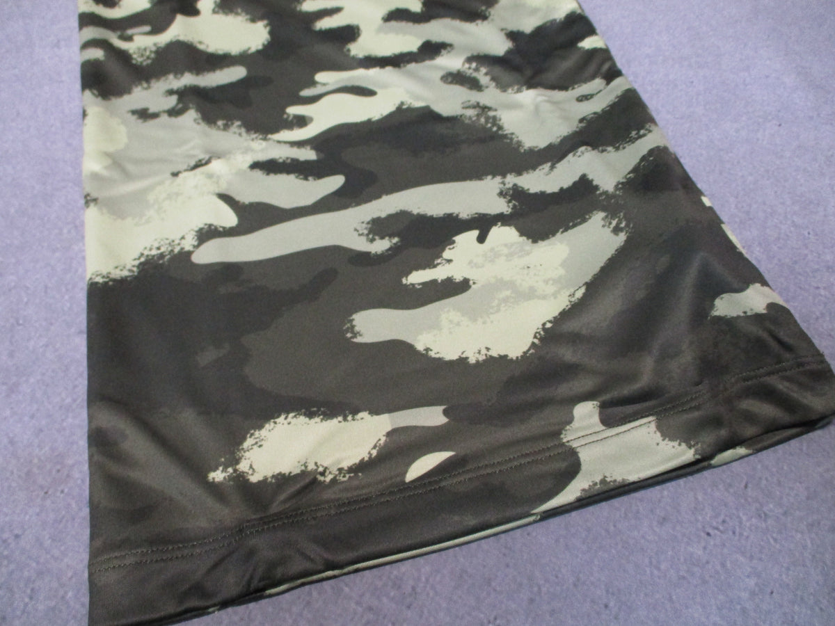 Oakley Hydrolix neck gaiter L/XL in painted green camo pattern, FOS900712