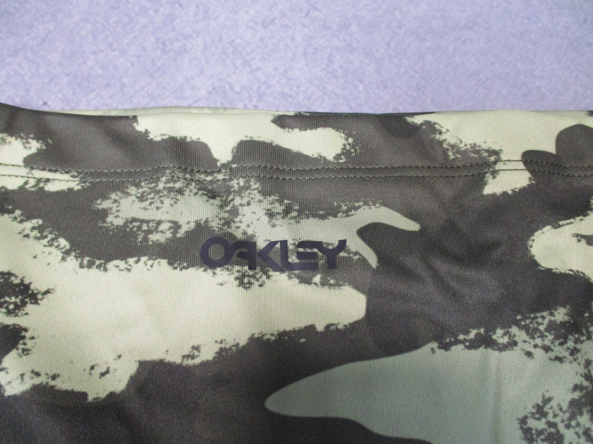 Oakley Hydrolix Neck Gaiter S/M in painted green camo, FOS900712 velvety tube design