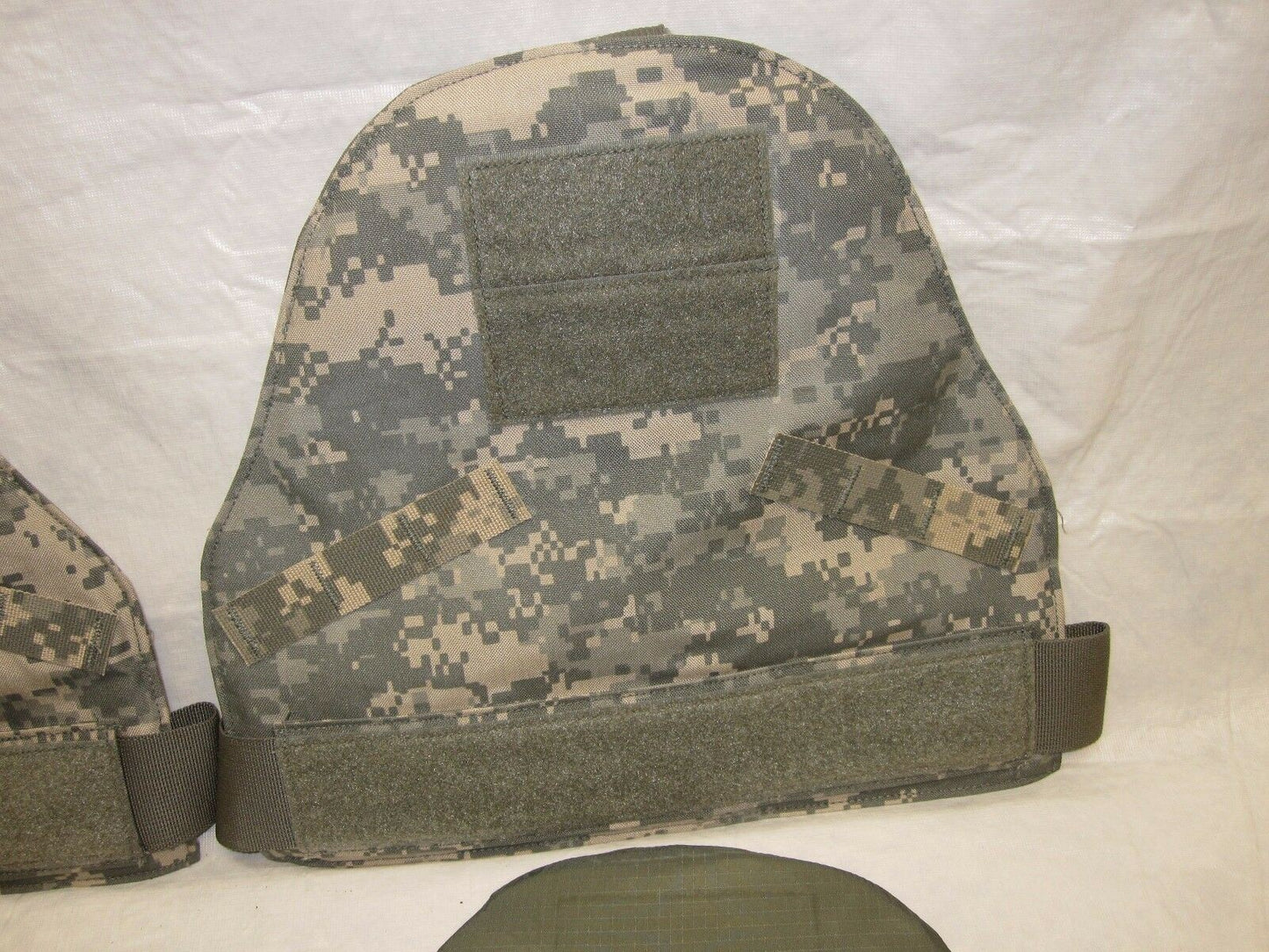 USED ACU DIGITAL UCP DAPS BODY ARMOR SHOULDER PROTECTION MEDIUM-LARGE/LONG