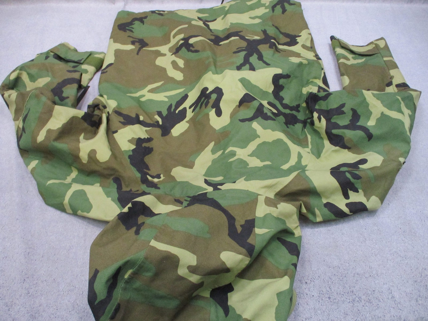 MILITARY ISSUE WOODLAND BDU GORE-TEX JACKET WET/COLD WEATHER PARKA MEDIUMREGULAR
