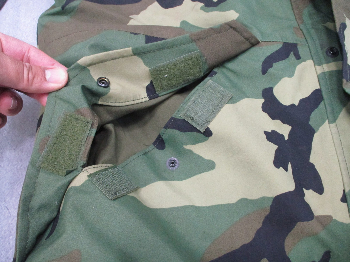 MILITARY ISSUE WOODLAND BDU GORE-TEX JACKET WET/COLD WEATHER PARKA MEDIUMREGULAR