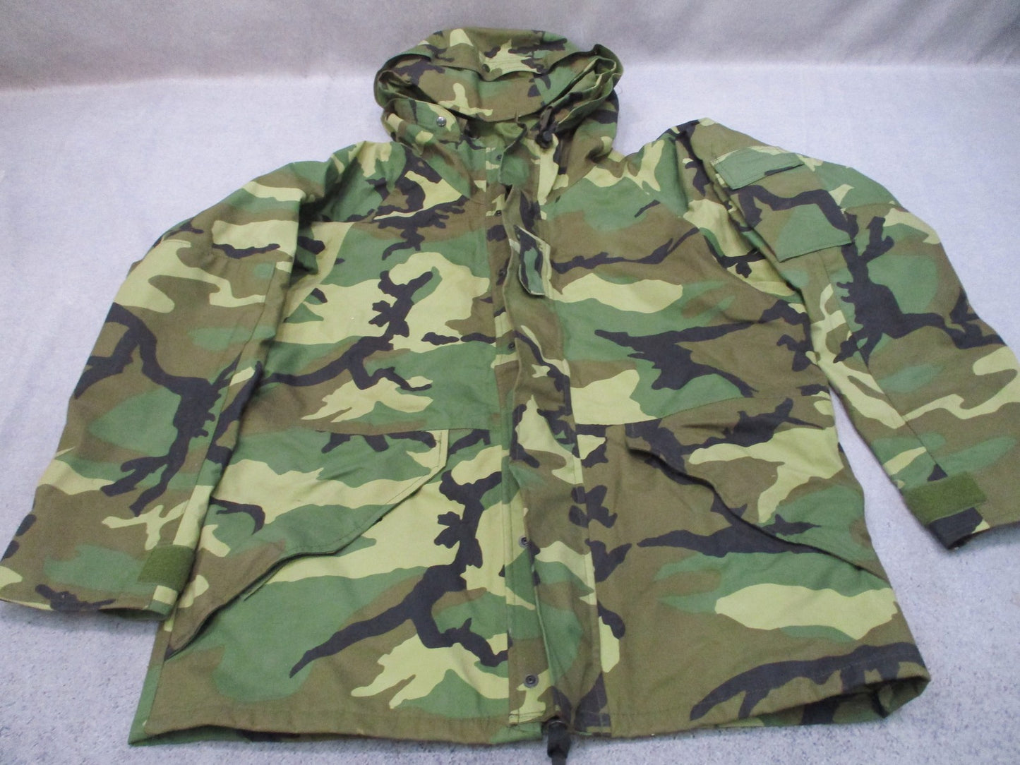 MILITARY ISSUE WOODLAND BDU GORE-TEX JACKET WET/COLD WEATHER PARKA MEDIUMREGULAR