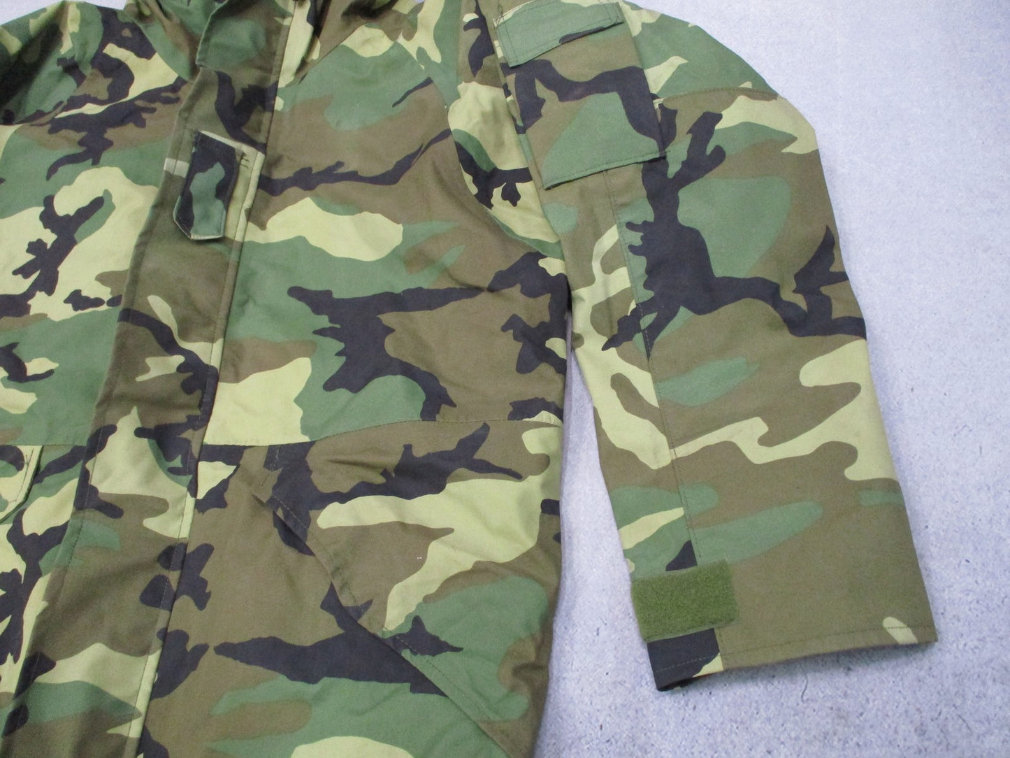 MILITARY ISSUE WOODLAND BDU GORE-TEX JACKET WET/COLD WEATHER PARKA MEDIUMREGULAR