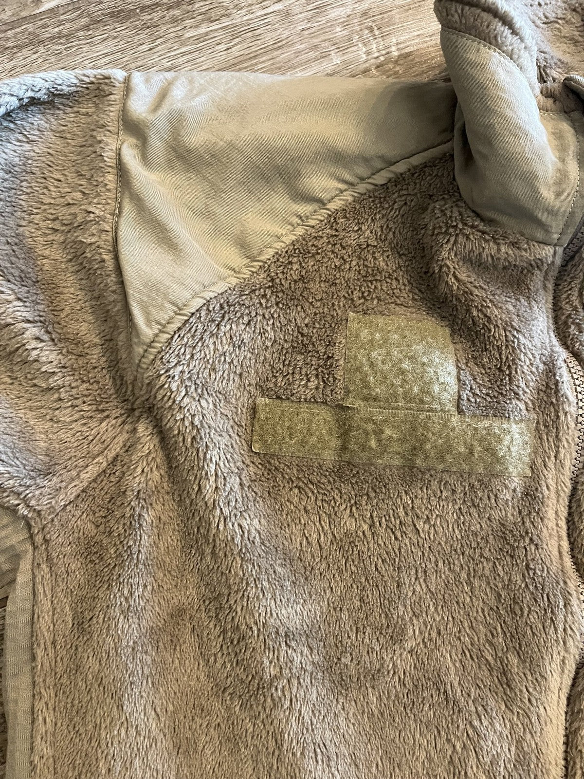 US Military Polartec Fleece Jacket Tan  Full Zip Men's Small Regular Made in USA