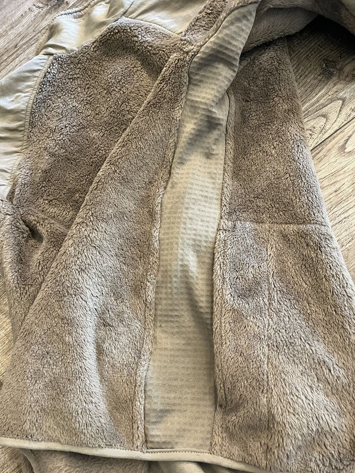 US Military Polartec Fleece Jacket Tan  Full Zip Men's Small Regular Made in USA