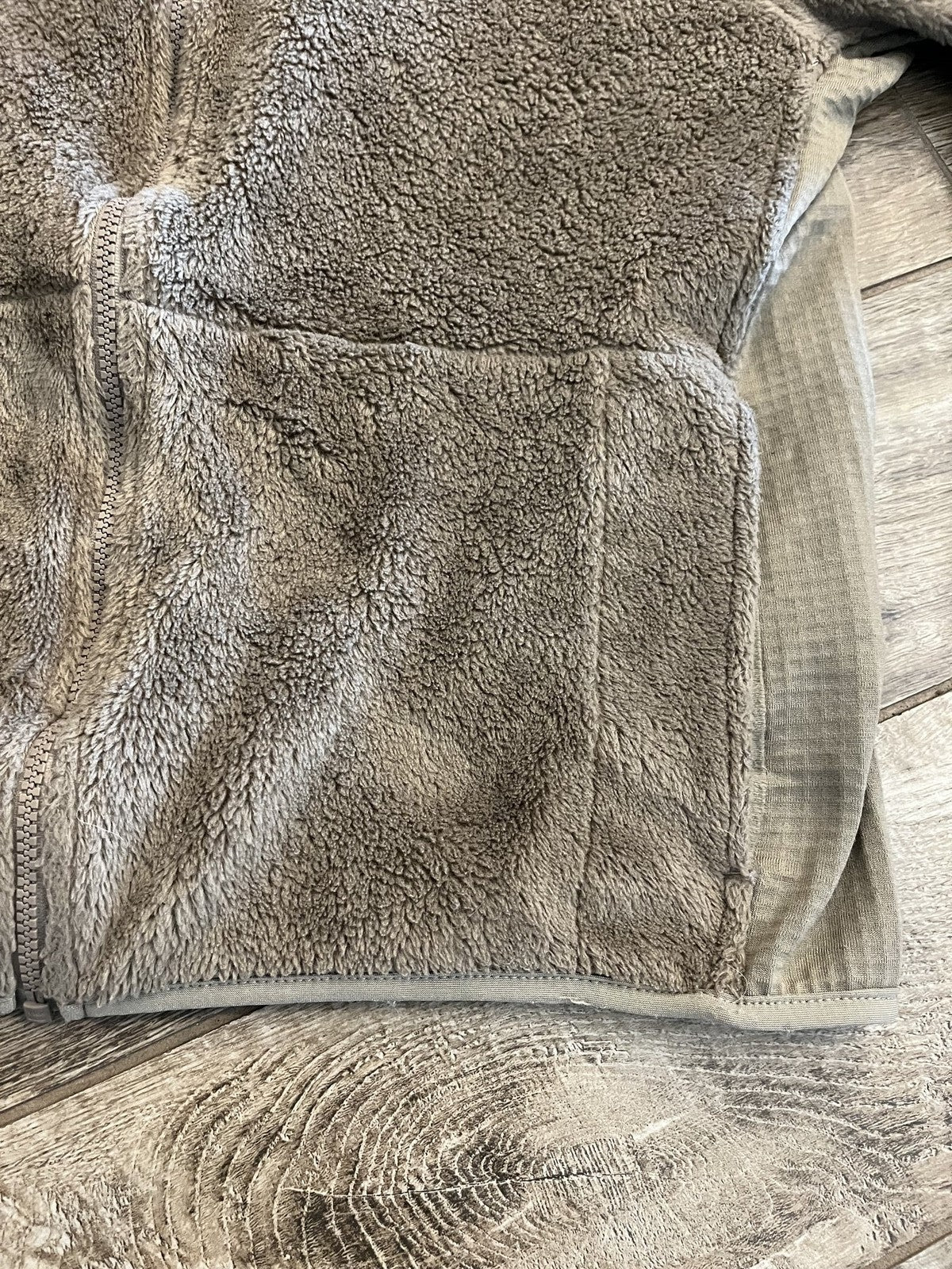 US Military Polartec Fleece Jacket Tan  Full Zip Men's Small Regular Made in USA