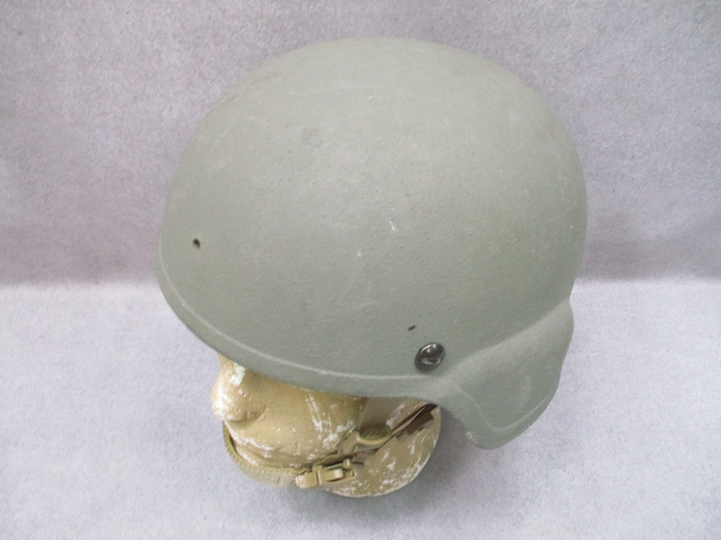 ACH Advanced Combat Helmet Size Medium Foliage Green w/ Pads Chinstrap Ballistic