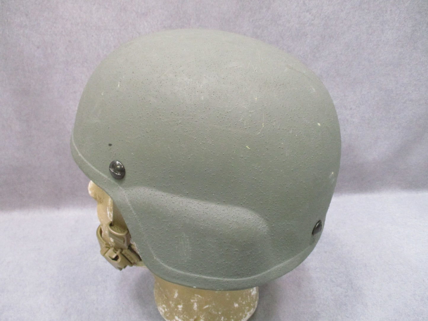 ACH Advanced Combat Helmet Size Medium Foliage Green w/ Pads Chinstrap Ballistic