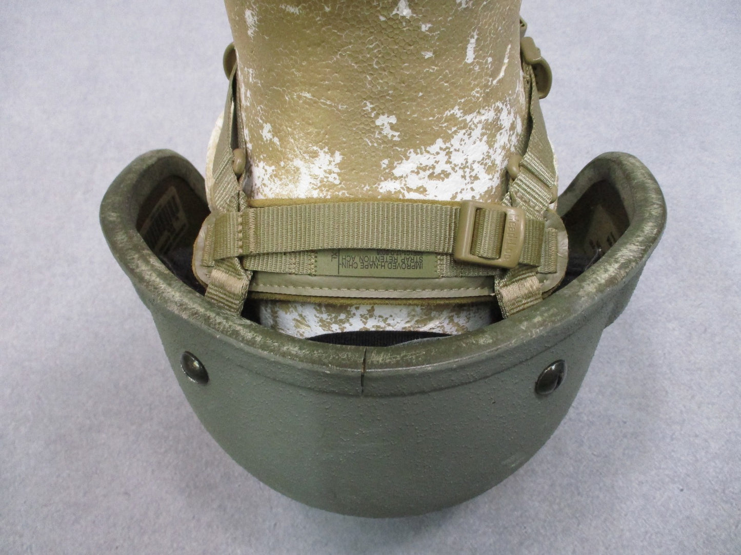ACH Advanced Combat Helmet Size Medium Foliage Green w/ Pads Chinstrap Ballistic