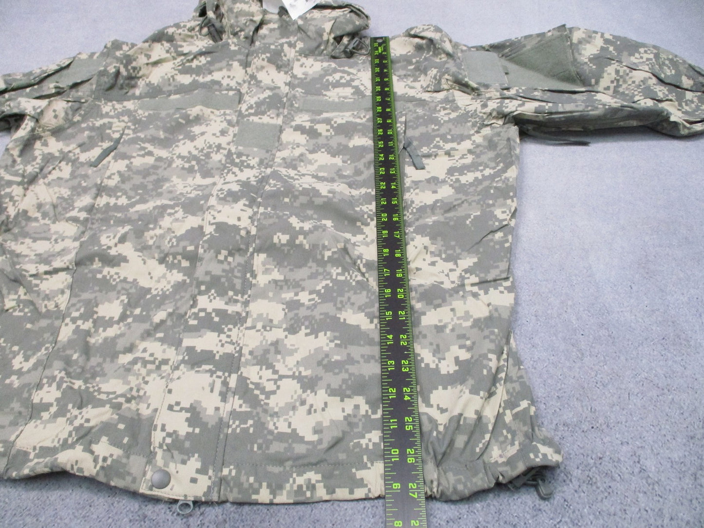 US Military Gen III Layer 5 Soft Shell Jacket UCP Digital Camo Medium Regular