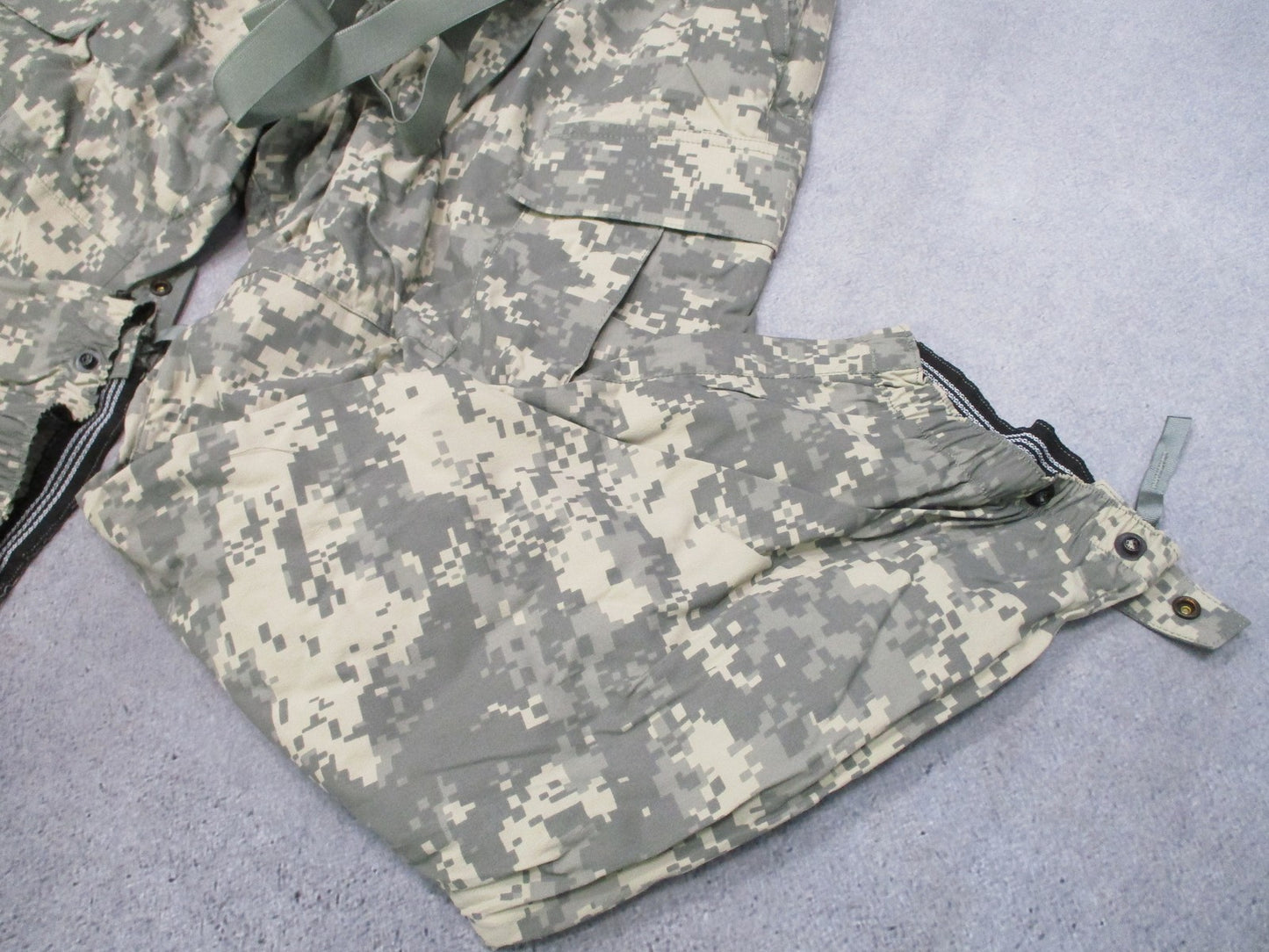 US Military Gen III Soft Shell Trousers UCP Digital Camo Medium Reg w/ Suspender