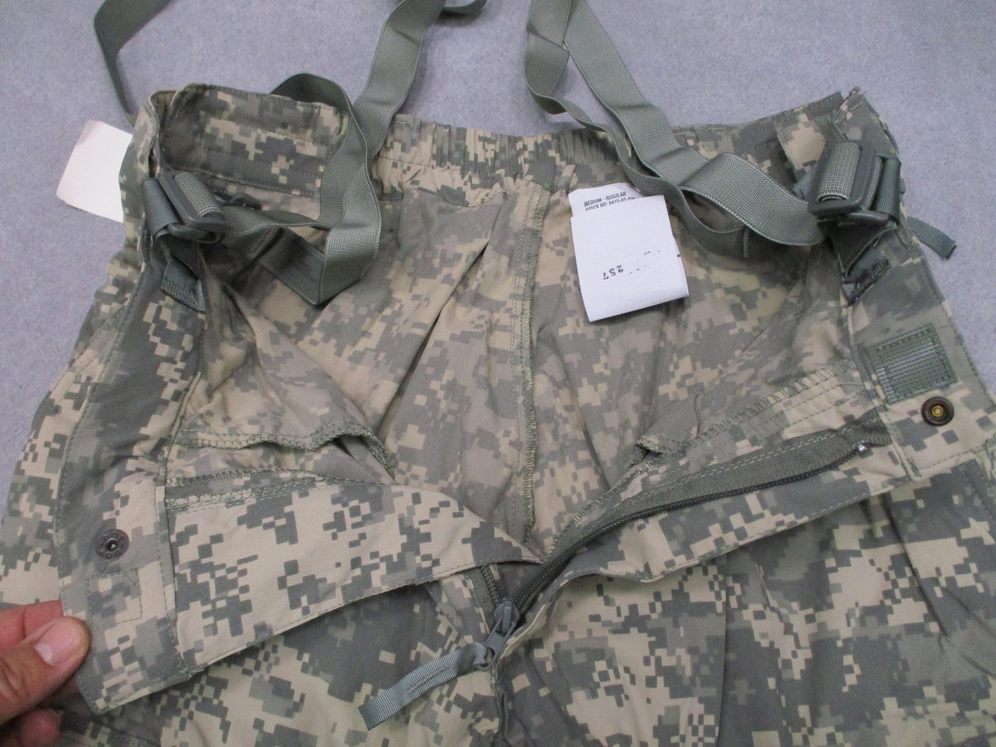 US Military Gen III Soft Shell Trousers UCP Digital Camo Medium Reg w/ Suspender