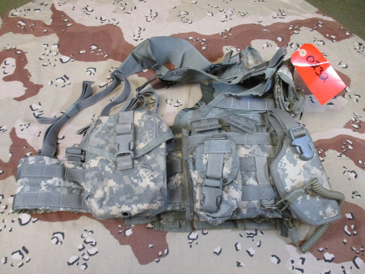 US Military MOLLE II Fighting Load Carrier FLC Vest UCP Digital Camo w/ Pouches