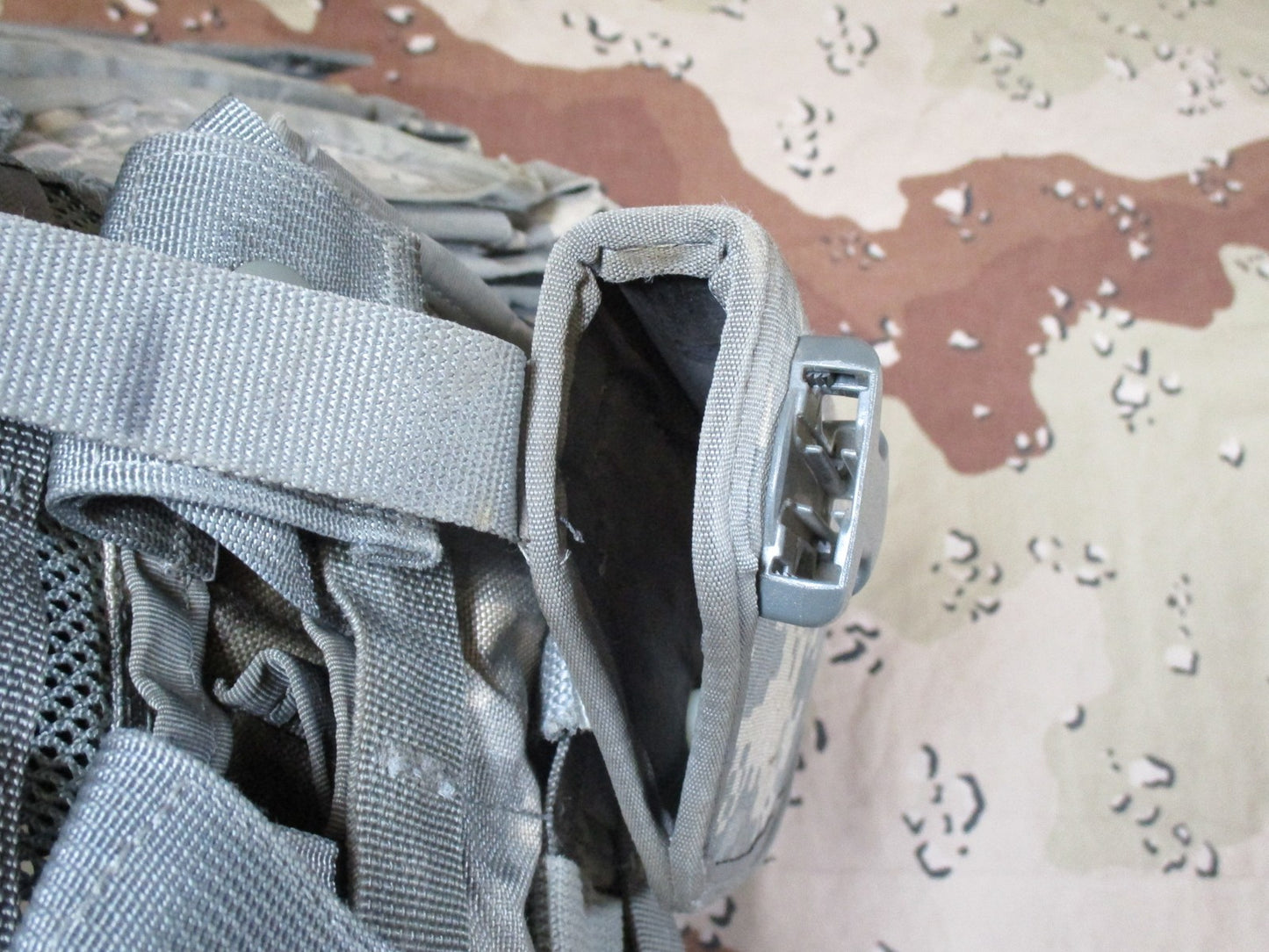 US Military MOLLE II Fighting Load Carrier FLC Vest UCP Digital Camo w/ Pouches