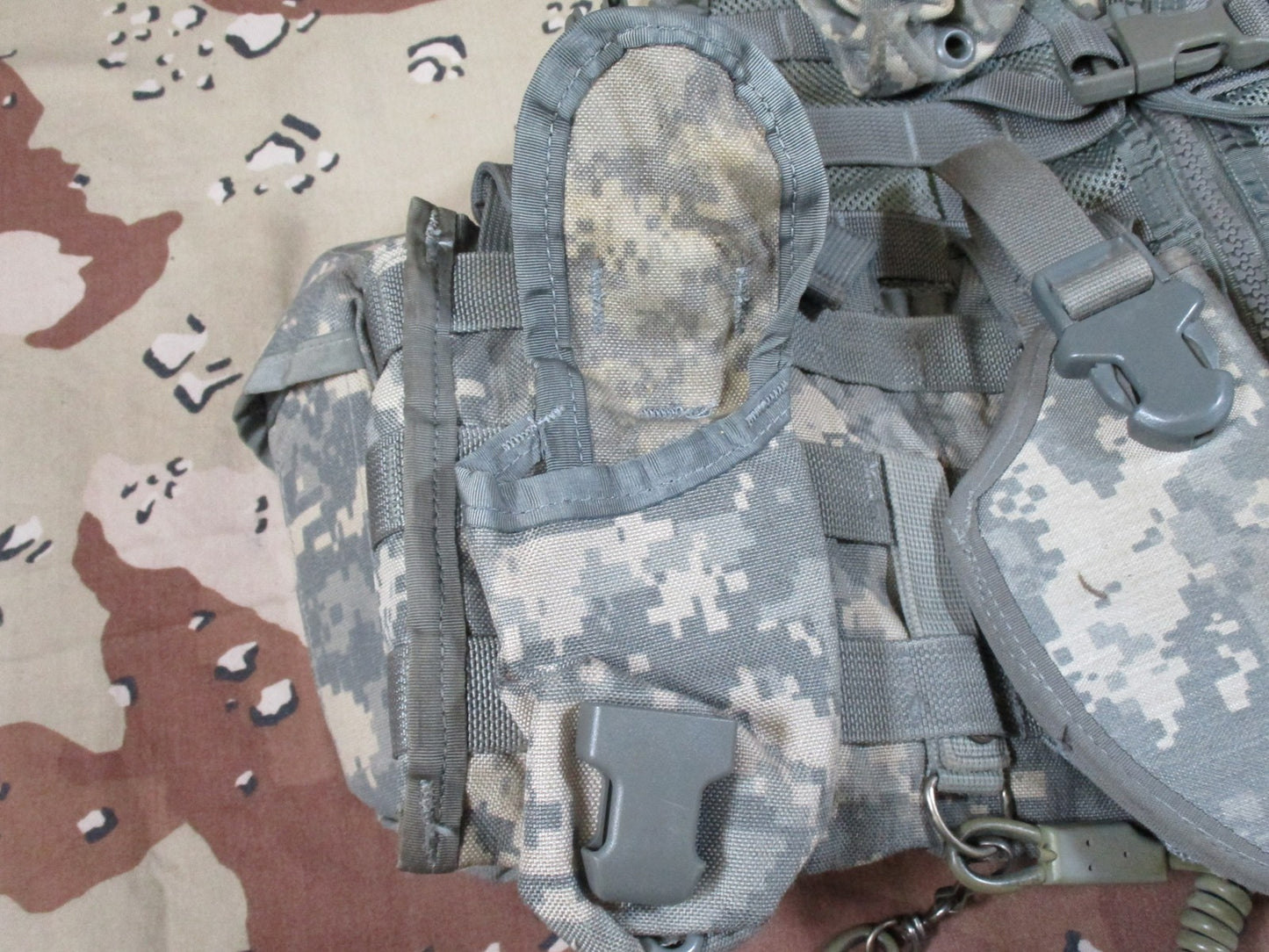 US Military MOLLE II Fighting Load Carrier FLC Vest UCP Digital Camo w/ Pouches