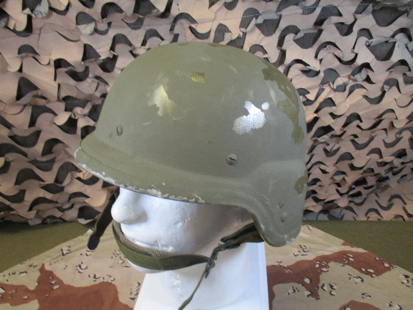 US Military PASGT Helmet Medium Woodland Camo Cover kpot Dated 1988 Surplus