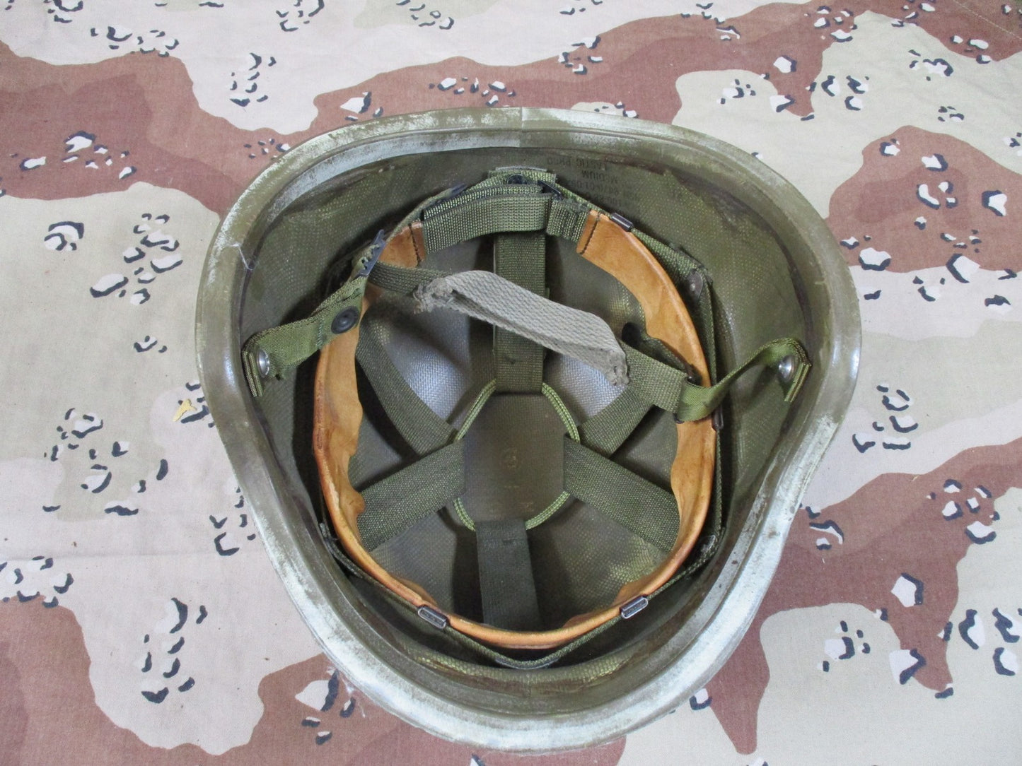 US Military PASGT Helmet Medium Woodland Camo Cover kpot Dated 1988 Surplus