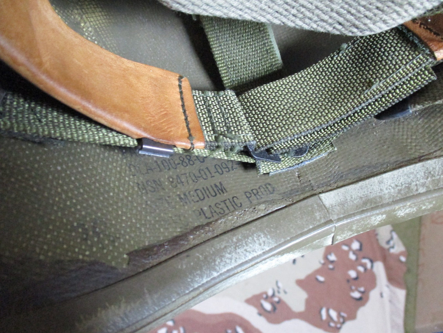 US Military PASGT Helmet Medium Woodland Camo Cover kpot Dated 1988 Surplus