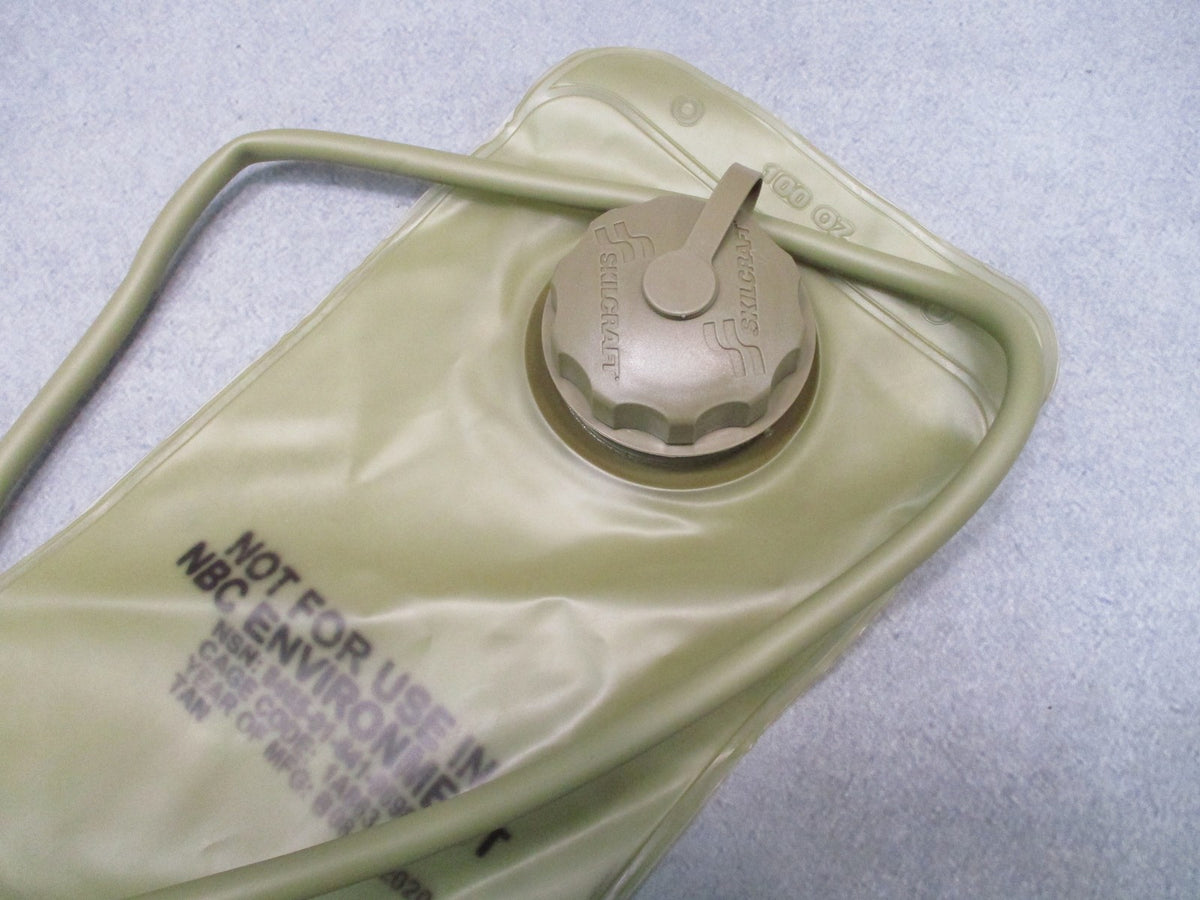 New Skilcraft 100 oz Hydration Reservoir Bladder Tan NSN 8465-01-641-9698