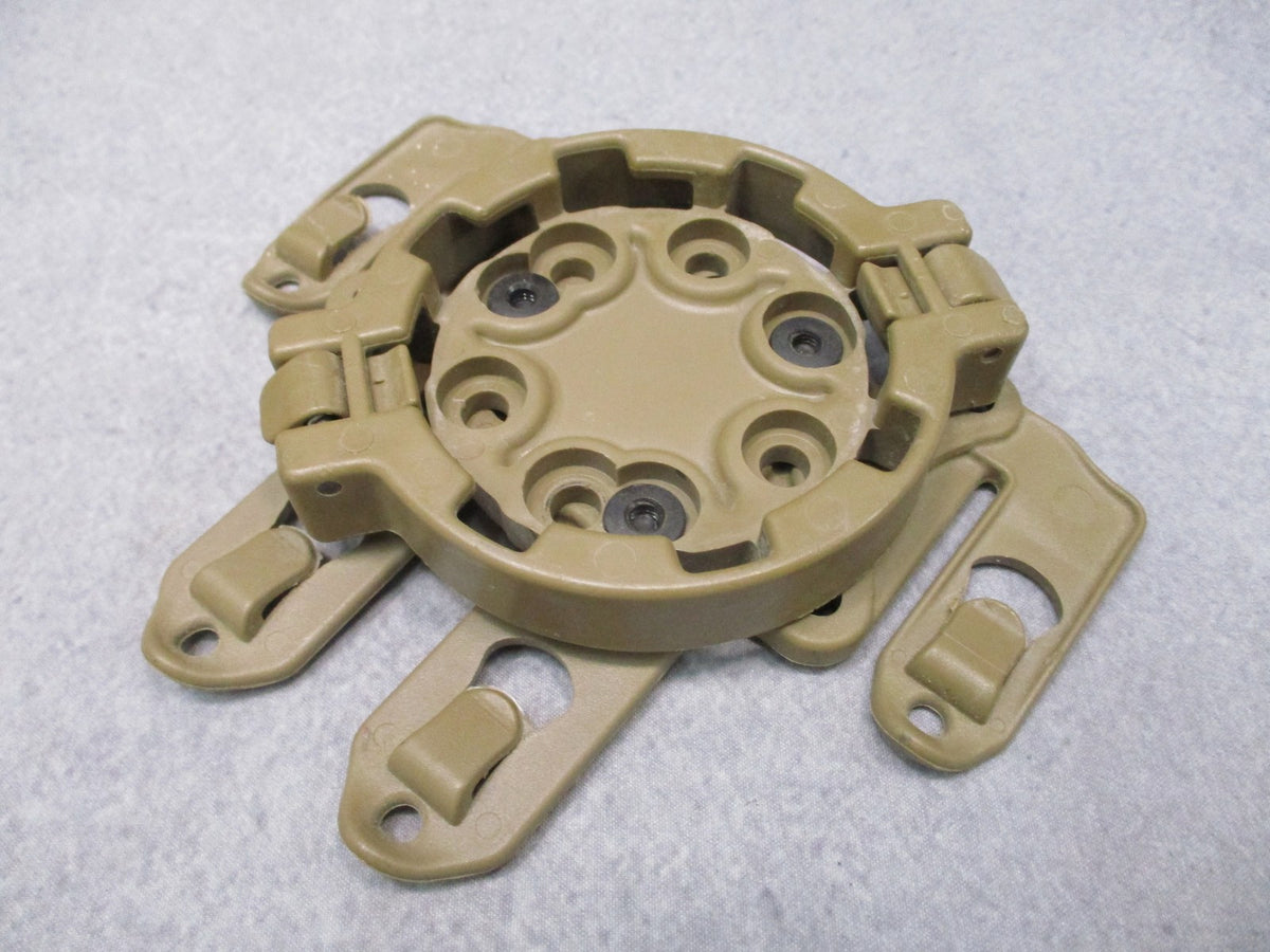 Blackhawk STRIKE MOLLE Platform Coyote Female QD Quick Disconnect Adapter