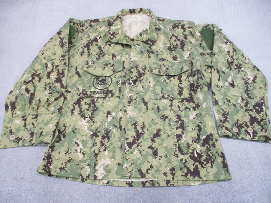 Navy Working Uniform Type III camouflage Size Medium-Short NSN 8405-01-574-0516