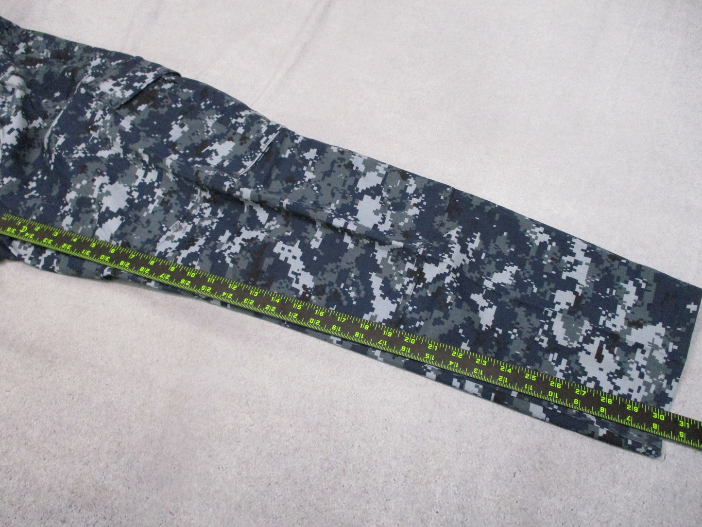 US Navy NWU Type I Working Trousers Digital Camo Small Short ReadyOne Industries