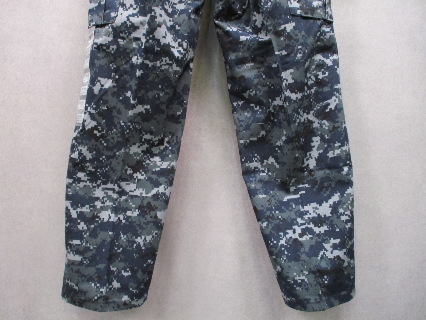 US Navy NWU Type I Working Trousers Digital Camo Small Short ReadyOne Industries