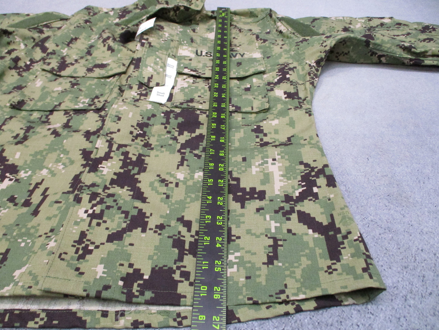 US Navy NWU Type III Blouse Small Short AOR2 Digital Camo NSN 8405-01-574-0280