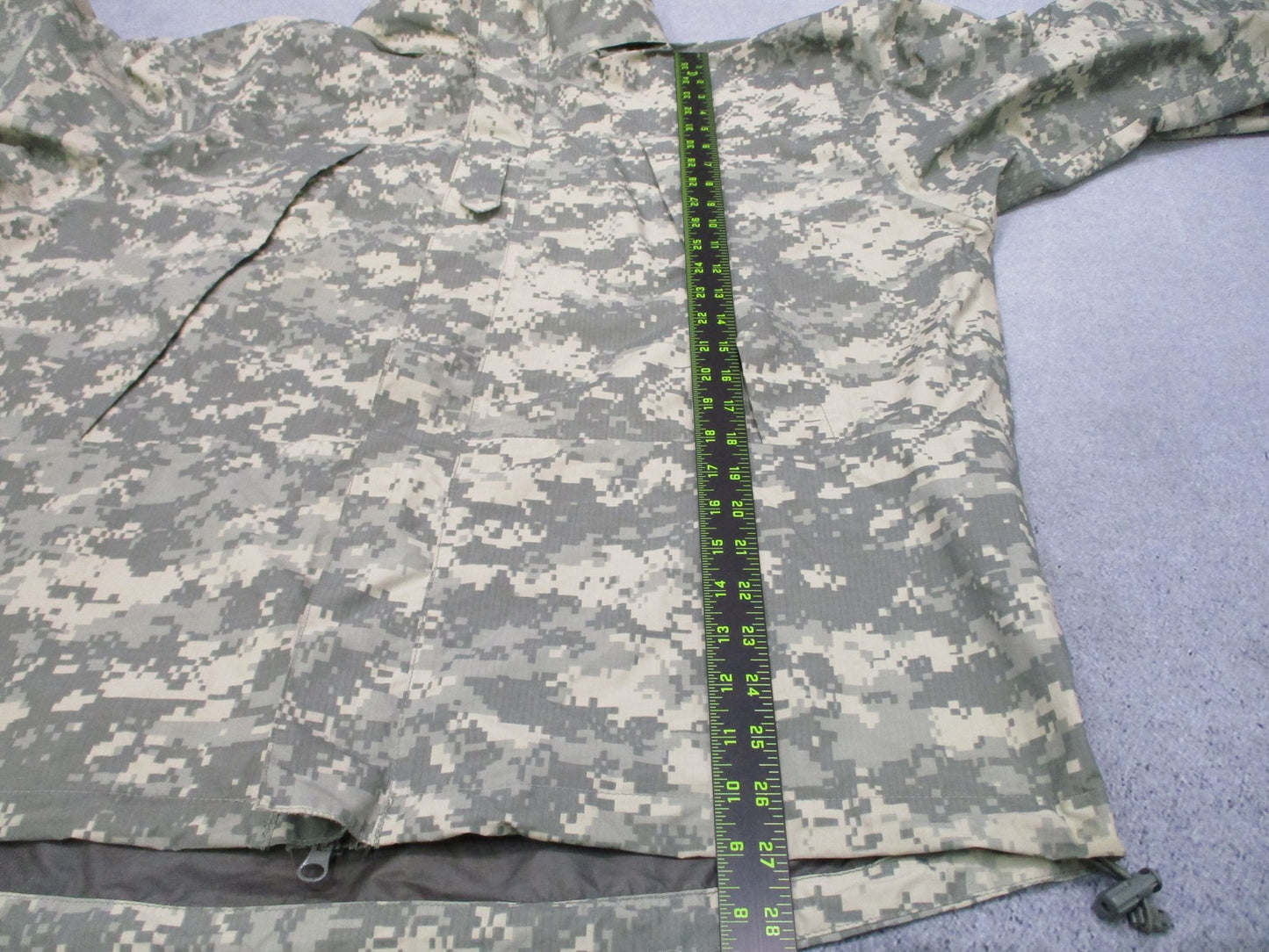 USED ARMY ACU DIGITAL UCP GEN III LEVEL 6 COLD/WET JACKET MEDIUM/LONG GORE-TEX
