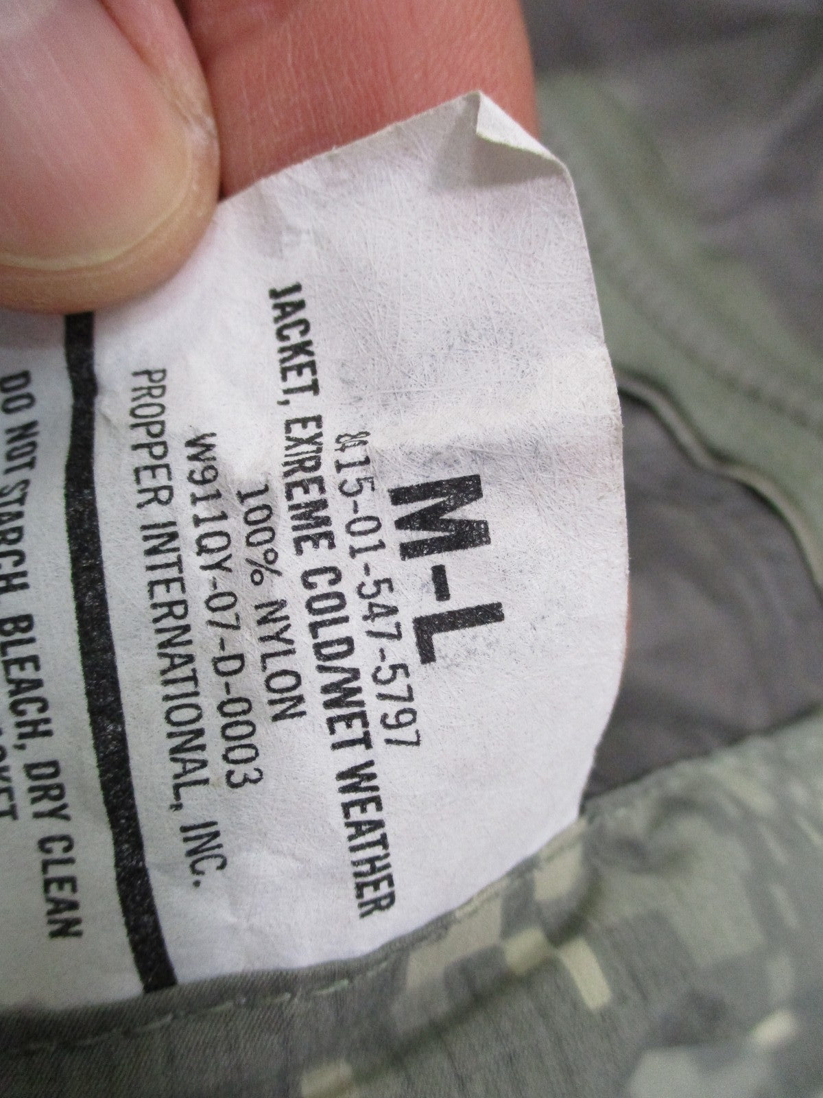 USED ARMY ACU DIGITAL UCP GEN III LEVEL 6 COLD/WET JACKET MEDIUM/LONG GORE-TEX