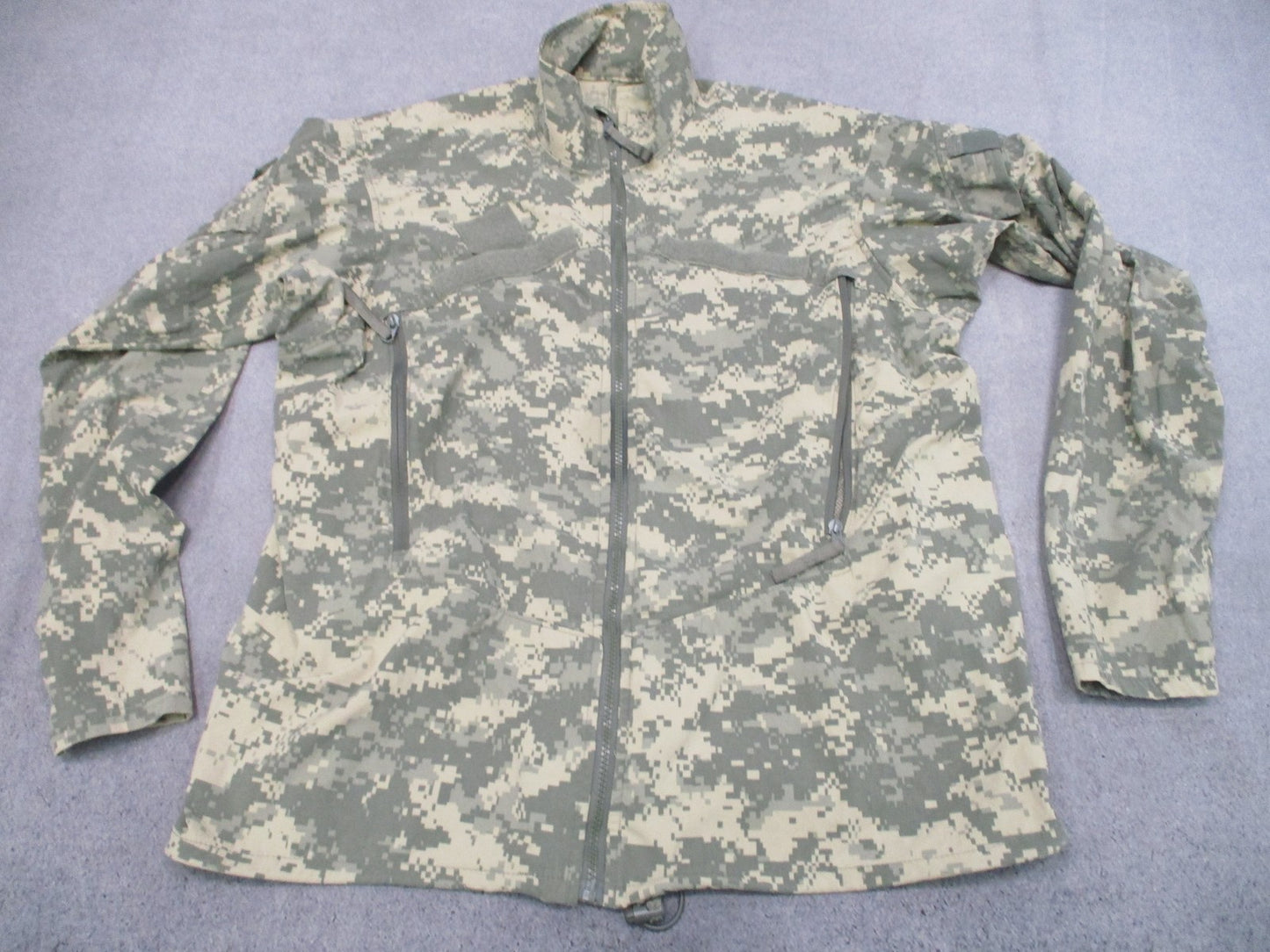 US Army GEN III ECWCS Wind Cold Weather Level 4 Jacket UCP Camo Medium Regular