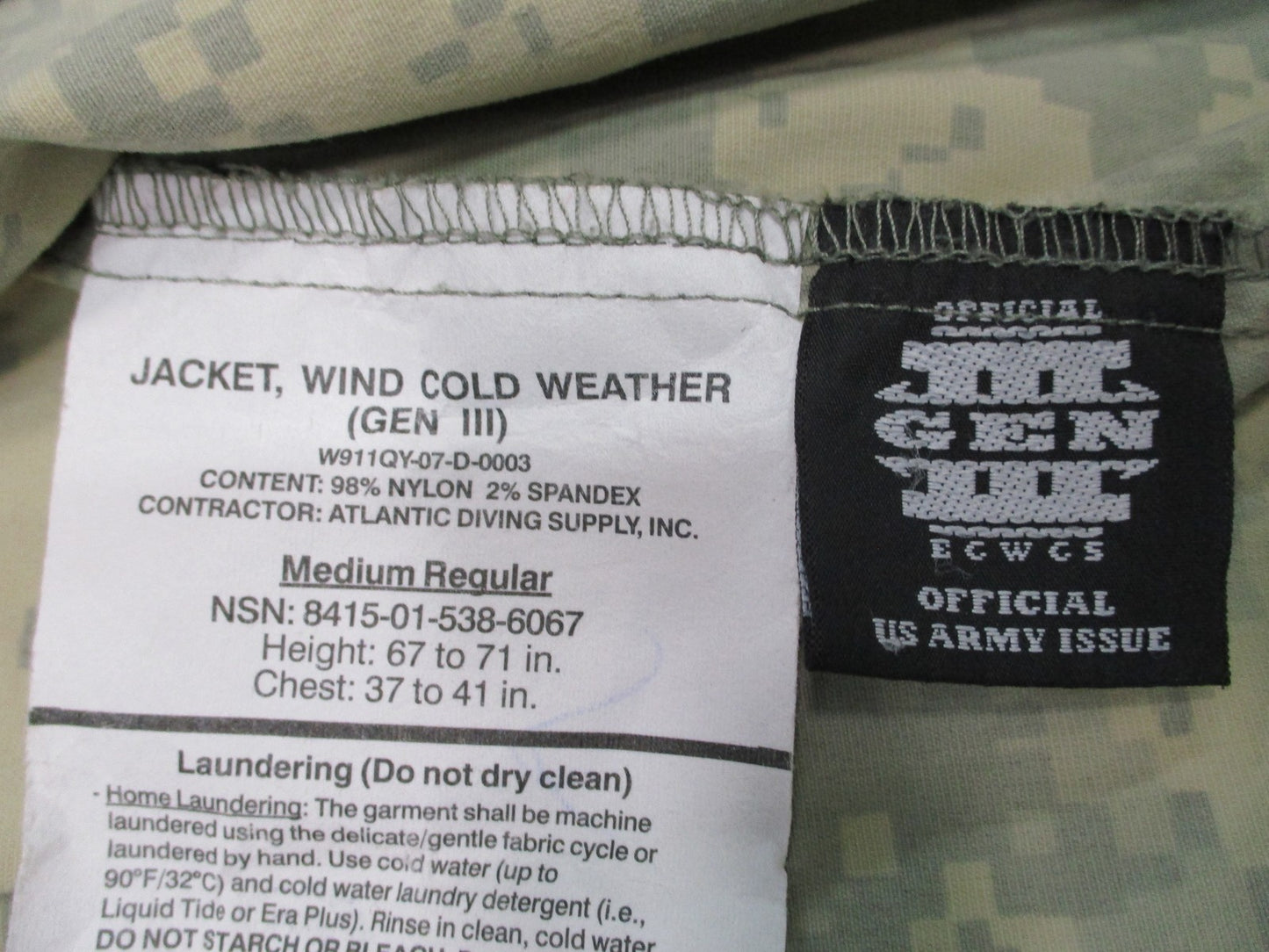 US Army GEN III ECWCS Wind Cold Weather Level 4 Jacket UCP Camo Medium Regular