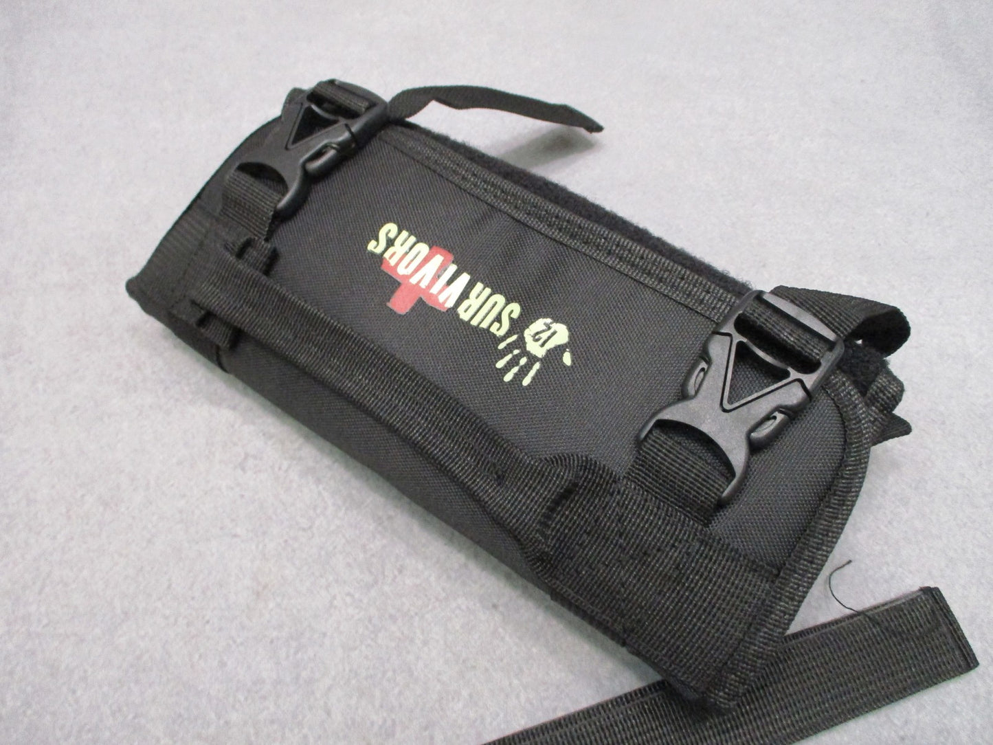 12 Survivors Tactical First Aid Roll-Up Kit Medical Pouch Survival Gear